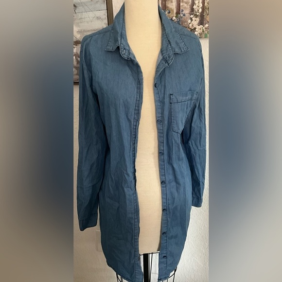 American Bazi Long Denim Crisp Button-Up Women’s Size L - Picture 1 of 4